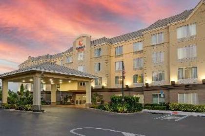 Comfort Suites Near Universal Orlando Resort - image 16