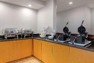 Comfort Suites Near Universal Orlando Resort - image 6