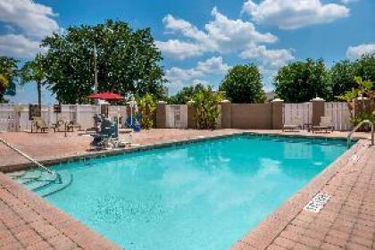 Comfort Suites Near Universal Orlando Resort - image 9
