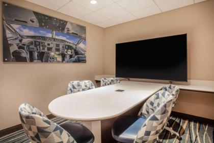 Wingate by Wyndham Orlando International Airport - image 10