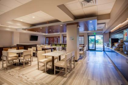 Wingate by Wyndham Orlando International Airport - image 15