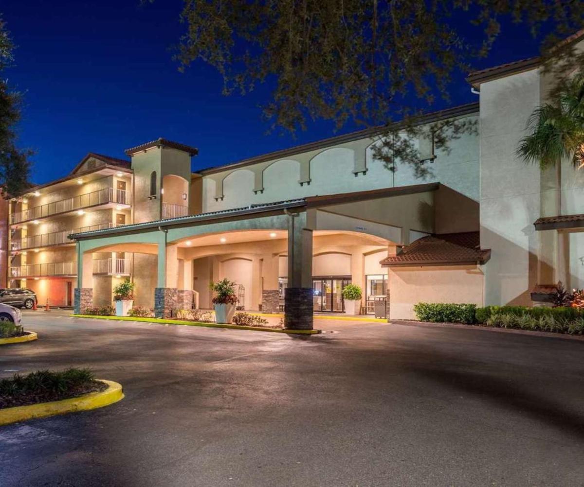 Mai Hana Hotel - International Drive - image 2