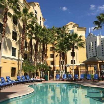 Staysky Suites I-Drive Orlando - image 2