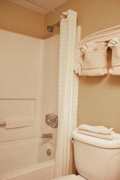 Enclave Suites a staySky Hotel & Resort - image 18