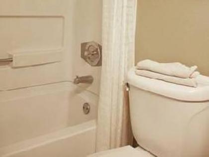 Enclave Suites a staySky Hotel & Resort - image 3