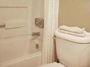 Enclave Suites a staySky Hotel & Resort - image 3