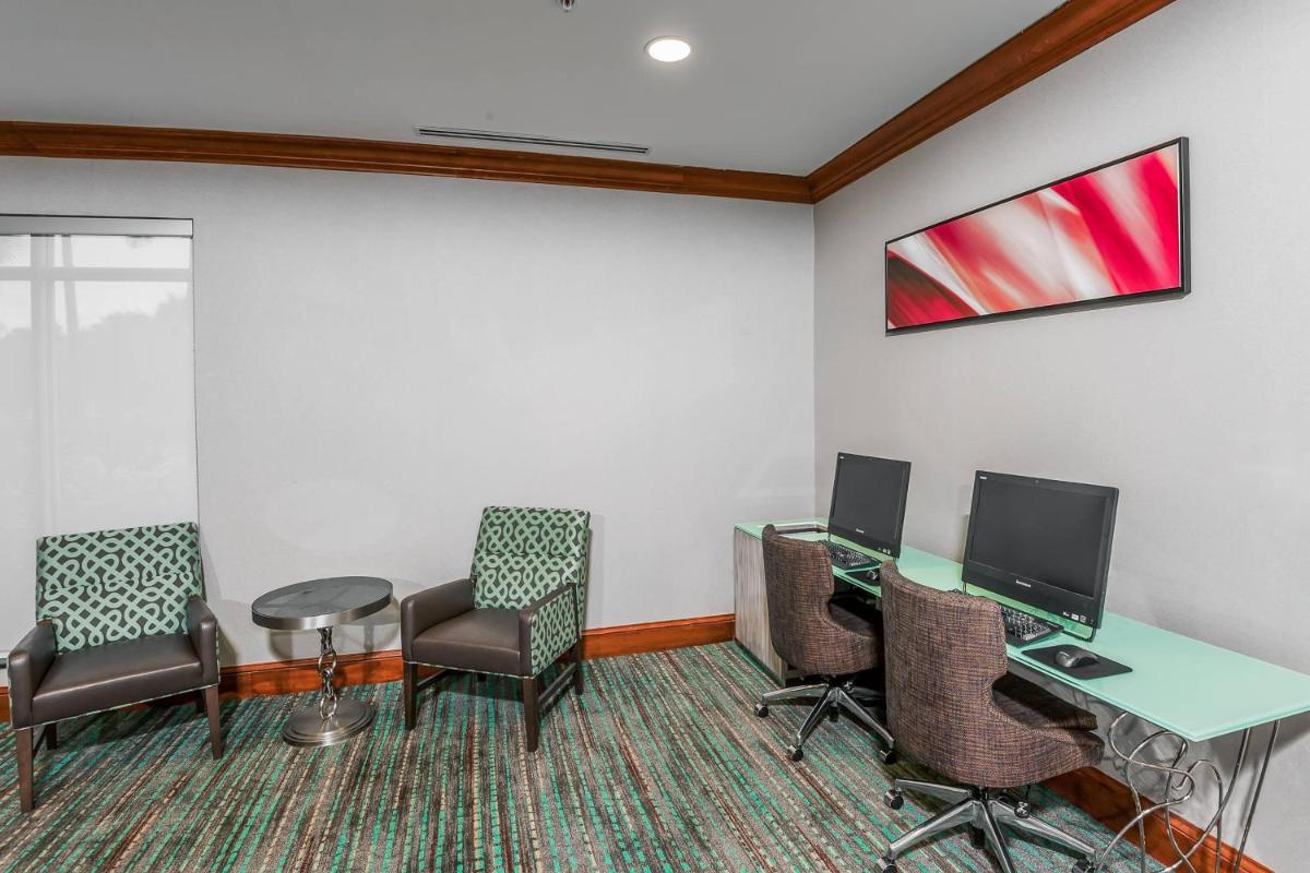 Residence Inn by Marriott Orlando Airport - image 4