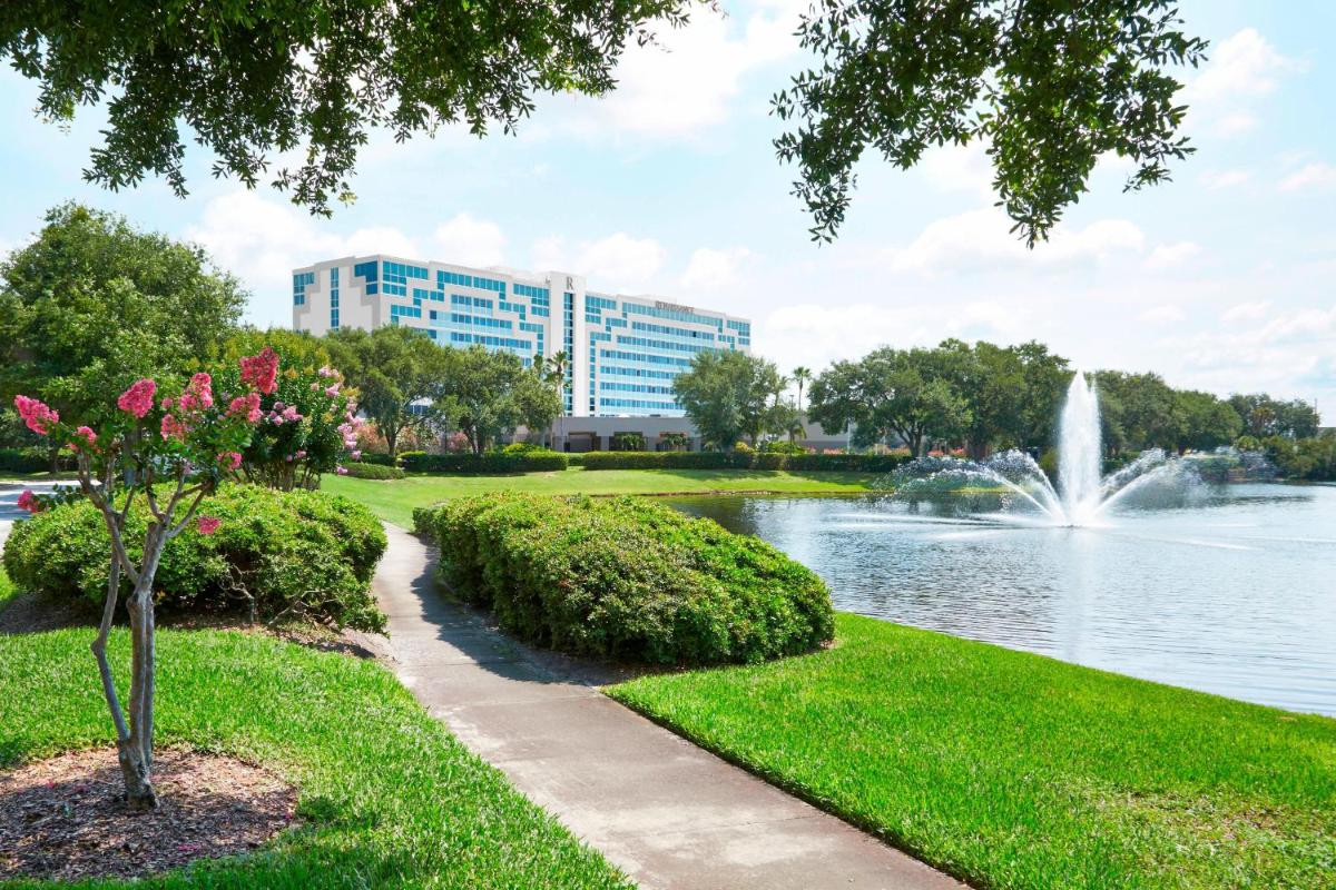 Renaissance by Marriott Orlando Airport Hotel - main image