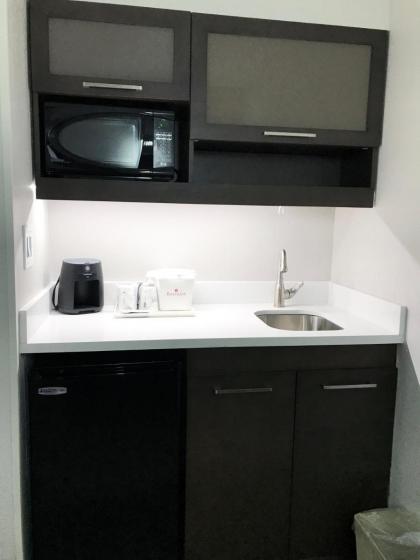 Ramada by Wyndham Suites Orlando Airport - image 14