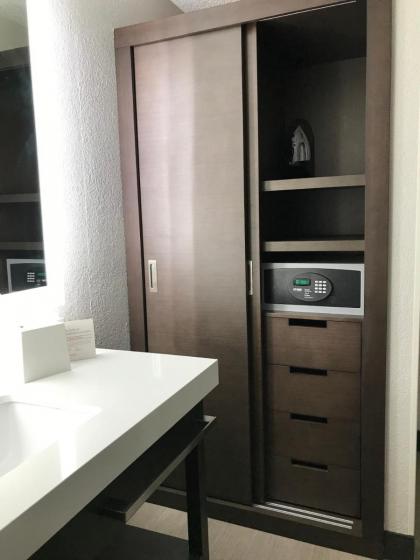 Ramada by Wyndham Suites Orlando Airport - image 20