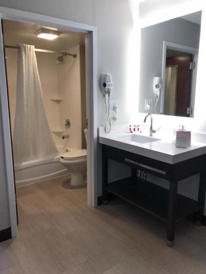 Ramada by Wyndham Suites Orlando Airport - image 3
