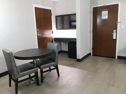 Ramada by Wyndham Suites Orlando Airport - image 7