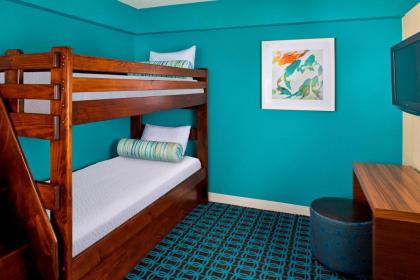 Fairfield Inn & Suites by Marriott Orlando Lake Buena Vista in the Marriott Village - image 10