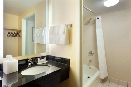 Fairfield Inn & Suites by Marriott Orlando Lake Buena Vista in the Marriott Village - image 18