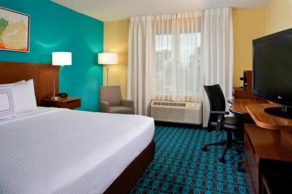 Fairfield Inn & Suites by Marriott Orlando Lake Buena Vista in the Marriott Village - image 2