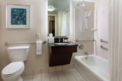 Fairfield Inn & Suites by Marriott Orlando Lake Buena Vista in the Marriott Village - image 20