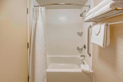 Fairfield Inn & Suites by Marriott Orlando Near Universal Orlando Resort - image 10