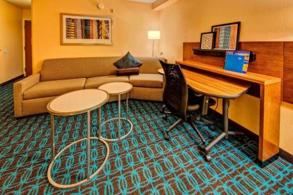 Fairfield Inn & Suites by Marriott Orlando Near Universal Orlando Resort - image 17