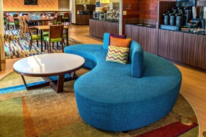 Fairfield Inn & Suites by Marriott Orlando Near Universal Orlando Resort - image 4