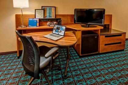 Fairfield Inn & Suites by Marriott Orlando Near Universal Orlando Resort - image 8