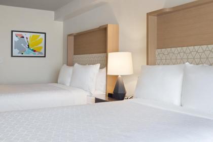 Holiday Inn & Suites Across From Universal Orlando - image 18