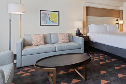 Holiday Inn & Suites Across From Universal Orlando - image 23