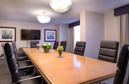 Holiday Inn & Suites Across From Universal Orlando - image 5