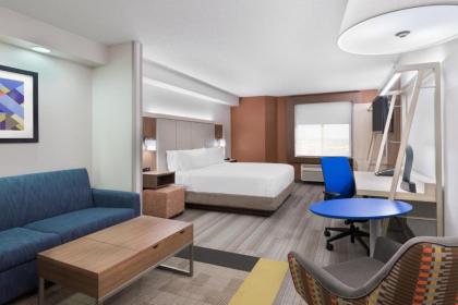 Holiday Inn Express & Suites - Nearest Universal Orlando - image 10