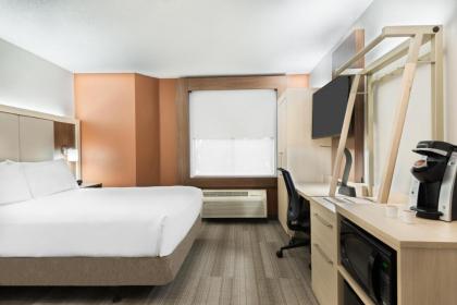 Holiday Inn Express & Suites - Nearest Universal Orlando - image 17