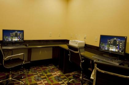 Holiday Inn Express & Suites Orlando - International Drive an IHG Hotel - image 6
