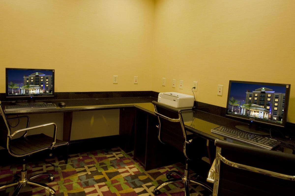 Holiday Inn Express & Suites Orlando - International Drive an IHG Hotel - image 6