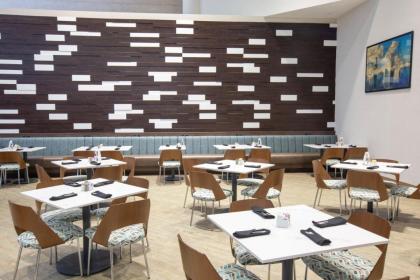 Holiday Inn Orlando International Airport - image 24