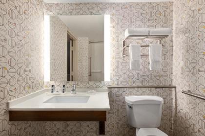 Holiday Inn Orlando International Airport - image 7