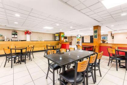 Quality Inn & Suites Orlando Airport - image 8