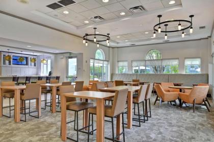 Hilton Garden Inn Orlando Lake Buena Vista - image 10