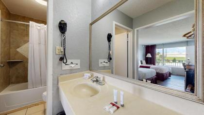 Days Inn by Wyndham Orlando Downtown - image 13