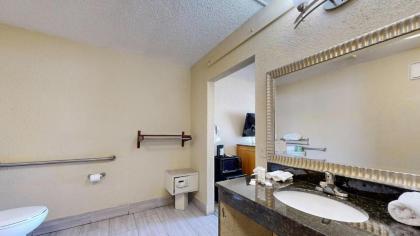 Days Inn by Wyndham Orlando Downtown - image 17