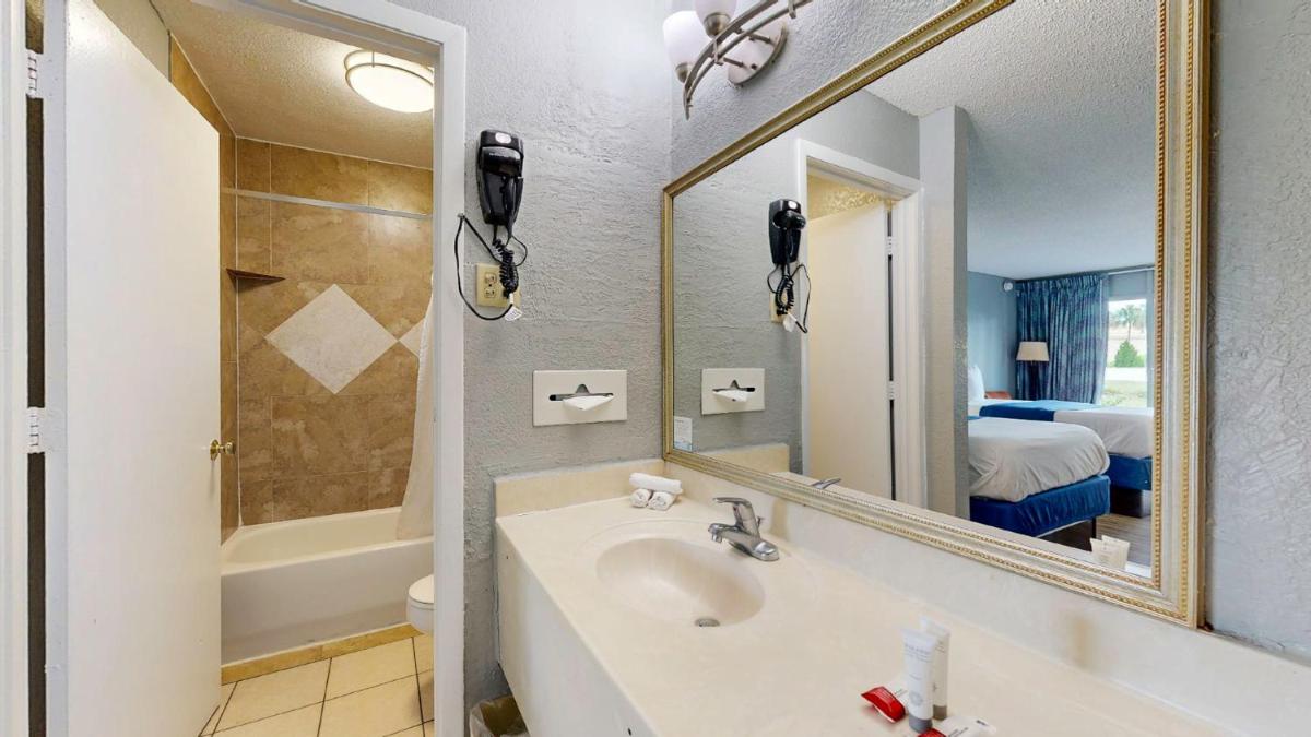 Days Inn by Wyndham Orlando Downtown - image 7