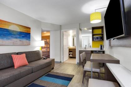 Holiday Inn Resort Orlando Suites - Waterpark - image 3