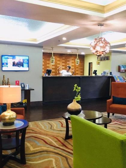 Best Western Plus Universal Inn - image 16