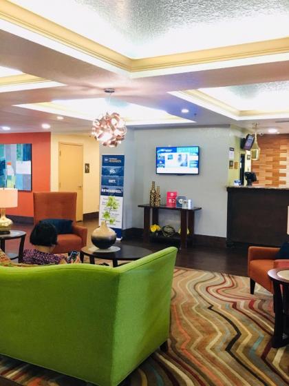 Best Western Plus Universal Inn - image 17