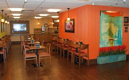 Best Western Plus Universal Inn - image 2