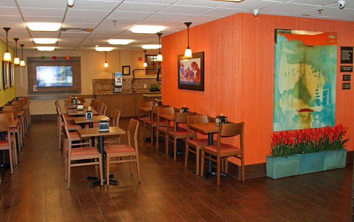 Best Western Plus Universal Inn - image 2