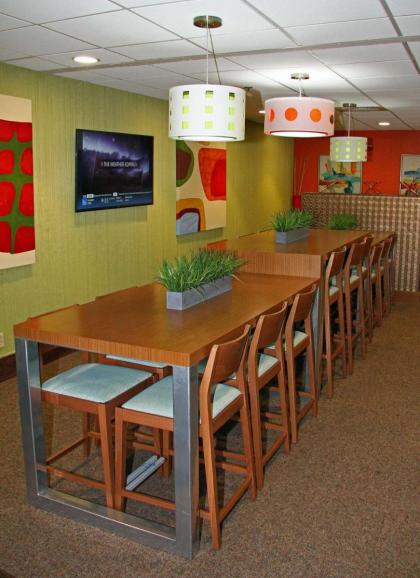 Best Western Plus Universal Inn - image 20