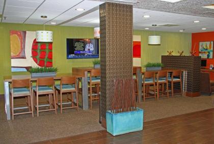 Best Western Plus Universal Inn - image 22
