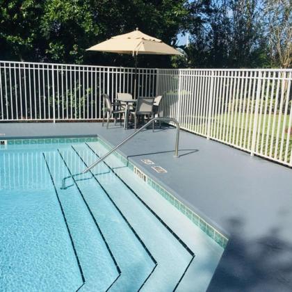 Best Western Plus Universal Inn - image 25