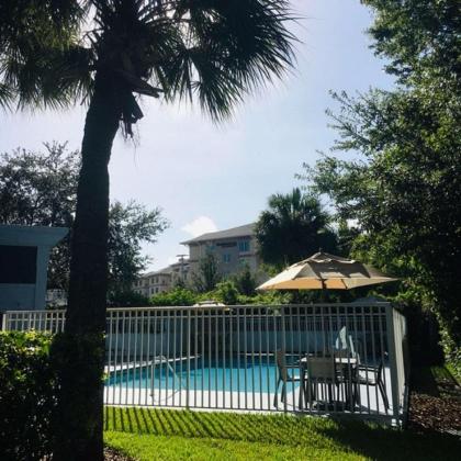 Best Western Plus Universal Inn - image 26