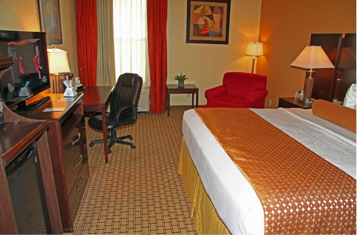 Best Western Plus Universal Inn - image 4