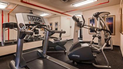 Best Western Plus Universal Inn - image 5