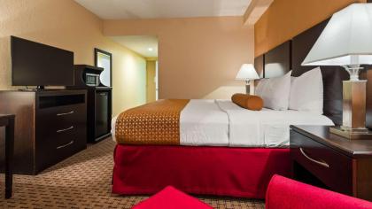 Best Western Plus Universal Inn - image 6